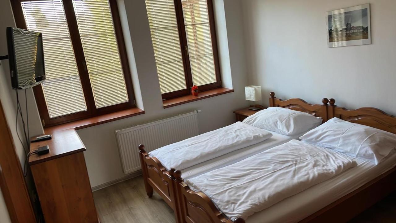 Apartman Pod Dratnikem Svratka ภายนอก รูปภาพ
